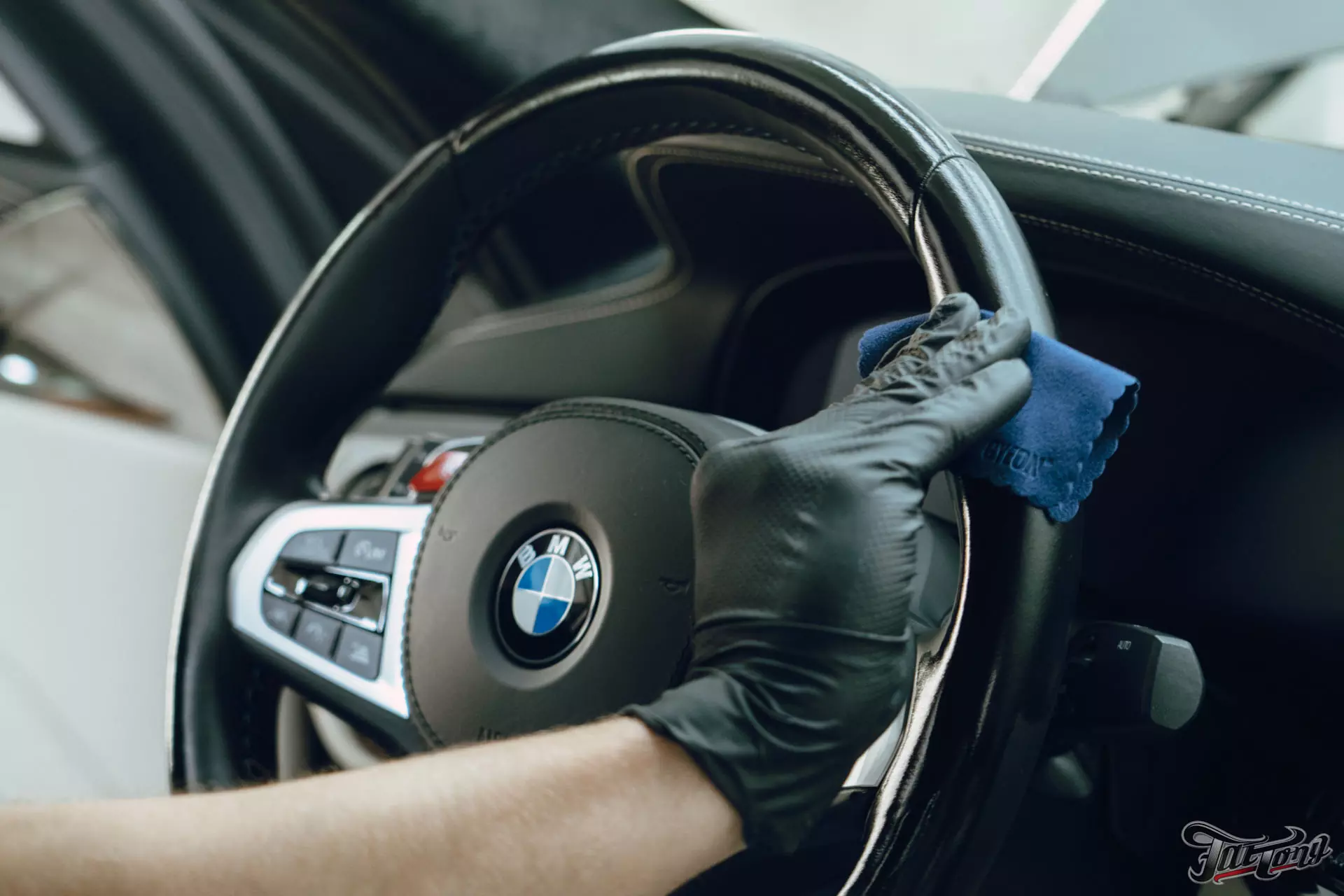 BMW M5. Новые кованые диски. Окрас дисков. Ремонт капота. Детейлинг